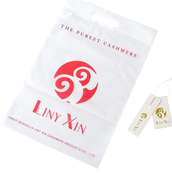 Liny Xin Women's Cashmere Oversized Sweater - Picture 6 of 6